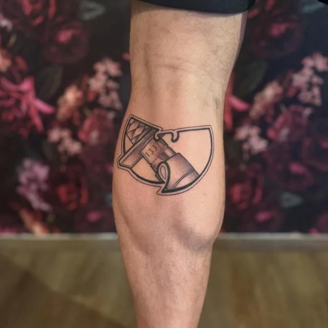 Wu-Tang Clan 
Die Vorlage war von meinem Kunden 
#wutangclan #tattoo #tattooed #tattoolifestyle #tattoos #tattooist #tattooing #tattoostyle #tattoomagazine #tattoobrasil #tattooartists #tattoostudio #laichingen #blablaink #ink #inkaddict #inked #inkmaster #tattooworkers #tattoolover #tattoolovers #tattoodesigns #tattooidea