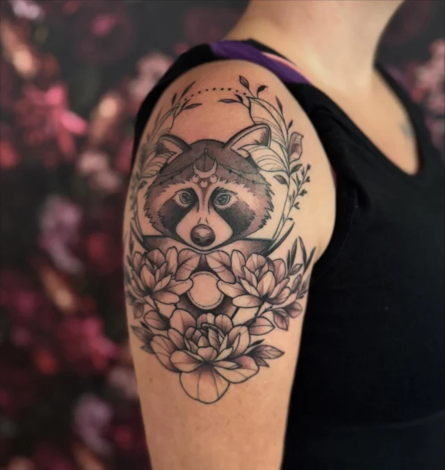 Bei der zweiten Sitzung haben wir dieses Wannado von mir fertiggestellt. Die liebe @sabrinas_fellgefluester hat sich gleich für zwei meiner Wannados entschieden die wir dann zu einem Motiv zusammengefügt haben. Danke dass du da warst ❤️
#wannado #tattoo #tattooed #tattoos #tattoolifestyle #tattooist #tattooing #tattoostyle #tattoostyle #tattoomagazine #tattoogirls #tattooartists #tattooworkers #tattoolover #tattoowork #tattoodelicada #tattooaddict #tattoolovers #tattooidea #ink #inkaddict #inkwork #inkgirl #laichingen #blablaink #inked #blackandgreytattoo