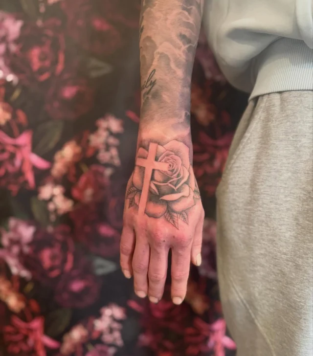 Rose 🌹 für @fabian_.wd 

#tattoo #tattooartist #inked #tattooed #rose