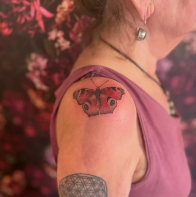 Pfauenauge 🦋

#tattoo #color #inked #laichingen #tattoostudio