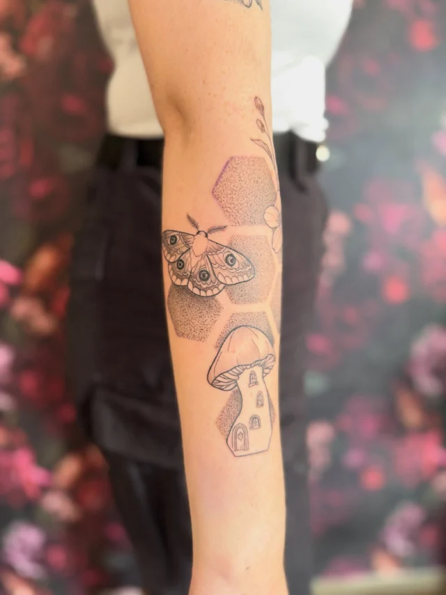 Noch mehr Waben für die liebe @vanny.226 🙂

#tattoo #tattoos #ink #inkedgirls #tattoostudio