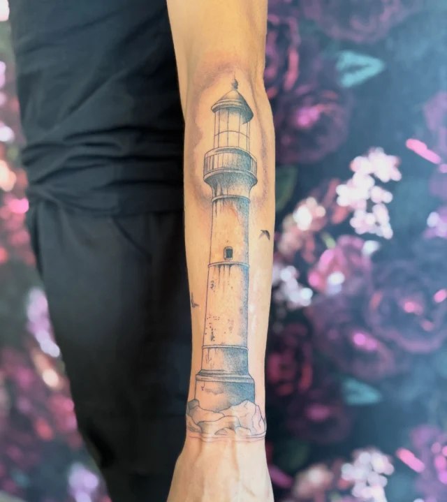 Leuchtturm 🌊

#tattoo #blackandgreytattoo #inked #laichingen #tattoostyle