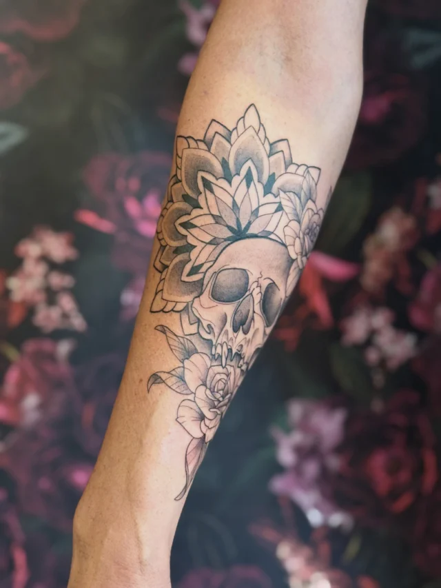 Noch ein weiteres Tattoo für den lieben @tim19_80 
Schön dass du da warst ❤️

#tattoo #tattoos #tattoomagazine #mandala #skull