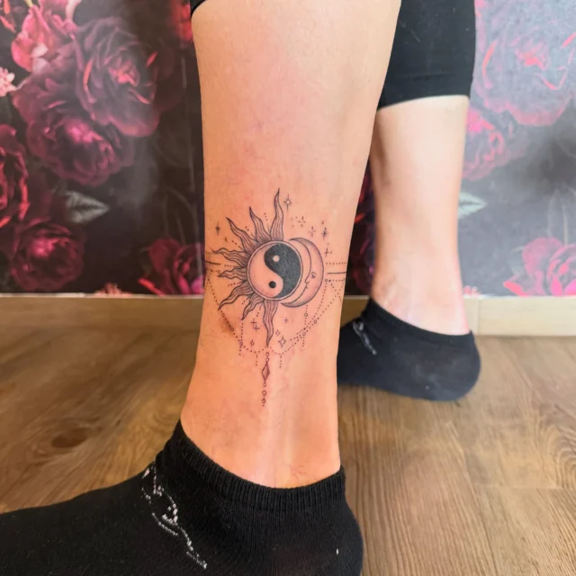 Fineline Fußkettchen 

#fineline #blackandgray #tattoo #tattoos #inked
